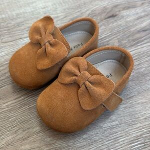 Like new . Felix &Flora baby shoes